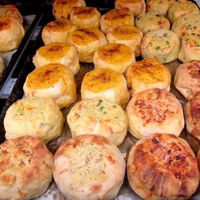 How to prepare and store Yonah Schimmel knishes
